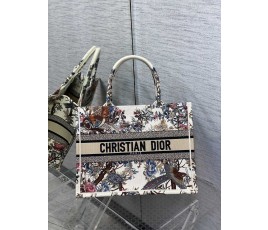 디올 DIOR BOOK 북 토트 백